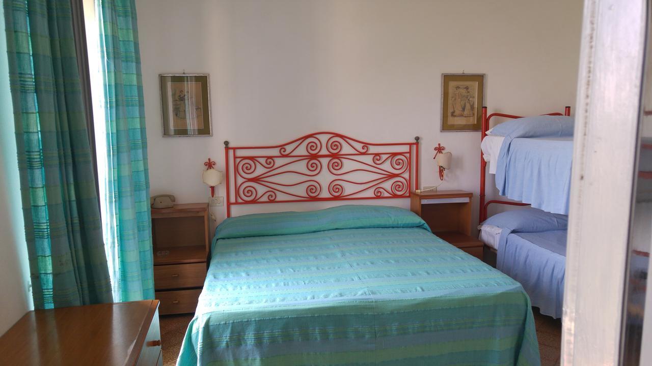 Hotel Giardino Degli Ulivi ซาน เฟลิเช เชร์ชีโอ ภายนอก รูปภาพ