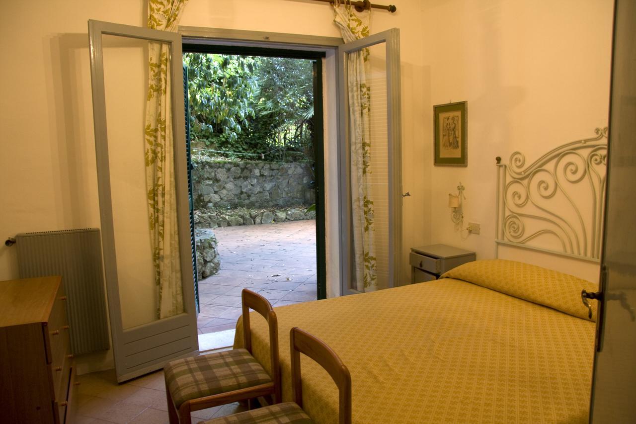Hotel Giardino Degli Ulivi ซาน เฟลิเช เชร์ชีโอ ภายนอก รูปภาพ